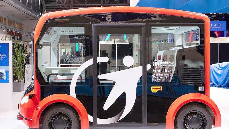 Ein autonom fahrender Bus von Mobileye auf der Automesse IAA im September. Foto: Sven Hoppe/dpa