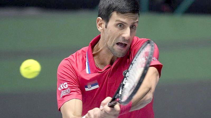 Novak Djokovic wird bei den Australian Open starten. Foto: Michael Probst/AP/dpa
