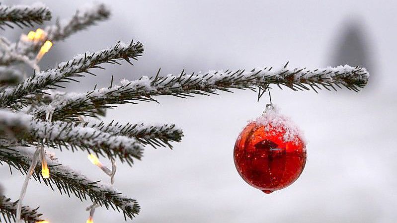 Der Klimawandel schmälert in vielen Regionen Deutschlands die Aussicht auf Weiße Weihnachten. Foto: Karl-Josef Hildenbrand/dpa