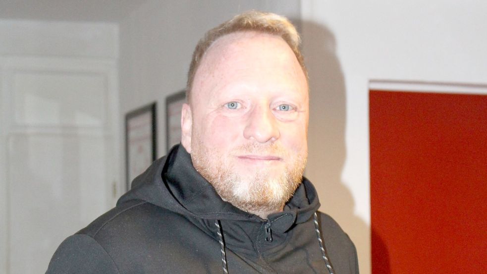 Der neue Sportliche Leiter der SpVg Aurich Frank Korte freut sich auf seinen Einsatz beim Traditionsverein vom Ellernfeld. Er lobt die Rahmenbedingungen der Auricher. Die seien besser als bei Kickers Emden. Foto: Wolf-Rüdiger Saathoff