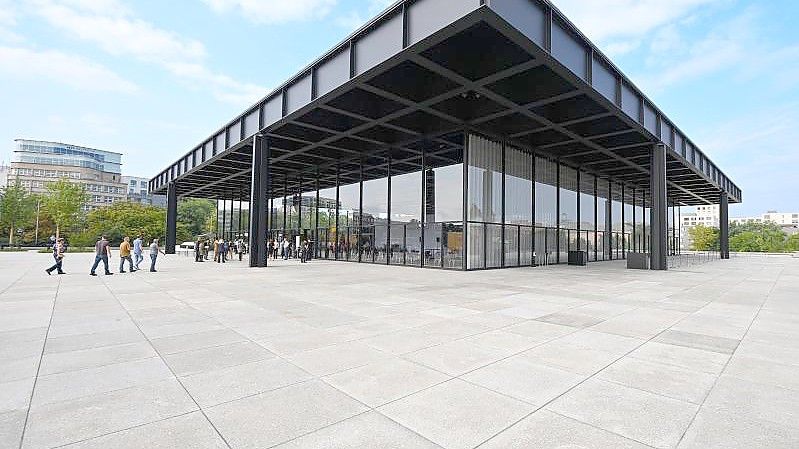 Die Neue Nationalgalerie in Berlin. Foto: Soeren Stache/dpa-Zentralbild/POOL/dpa