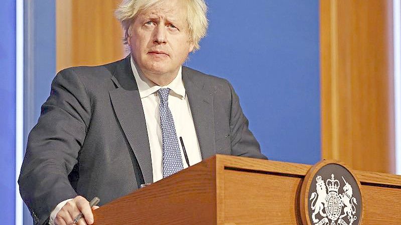 Der britische Premier Boris Johnson während einer Pressekonferenz in Downing Street. Foto: Adrian Dennis/AFP Pool/AP/dpa