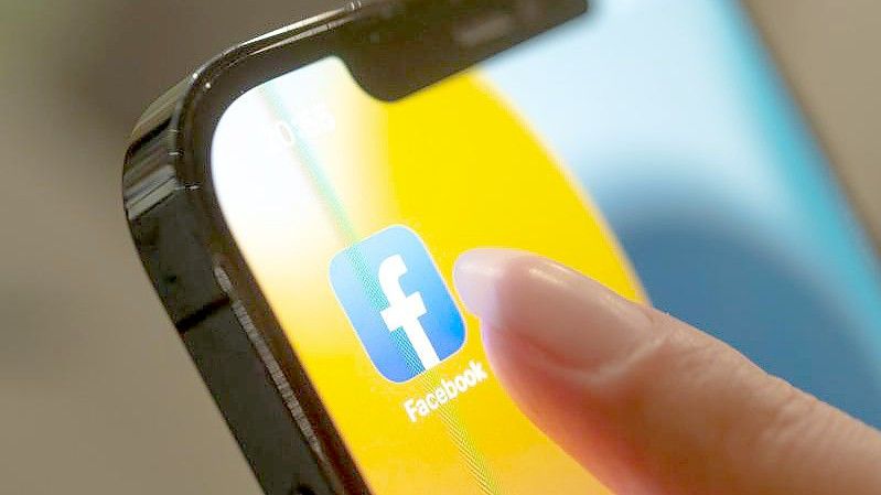 Darf Facebook alle Nutzer verpflichten, ihr Profil unter ihrem echten Namen zu führen? Diese Frage wird nun den Bundesgerichtshof (BGH) beschäftigen. Foto: Mohssen Assanimoghaddam/dpa