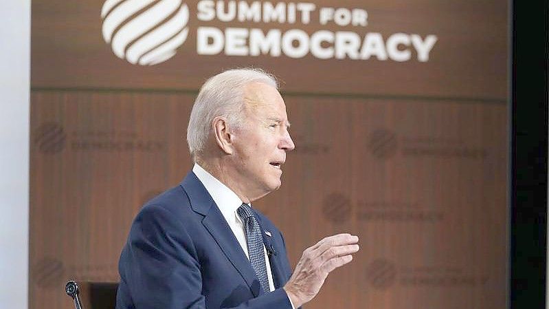 US-Präsident Joe Biden bei der Eröffnung des virtuellen „Gipfels für Demokratie“. Foto: Susan Walsh/AP/dpa