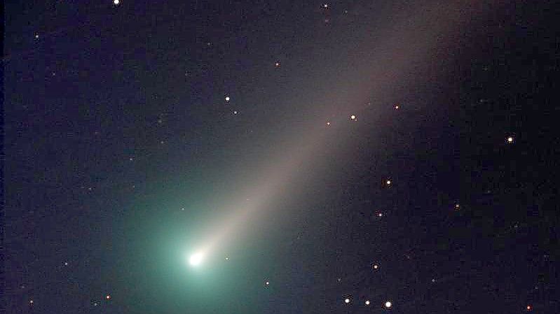 Der Komet „C/2021 A1 Leonard“ fliegt am kommenden Wochenende an der Erde vorbei und könnte am Morgenhimmel sichtbar werden. Foto: University of Hertfordshire/dpa