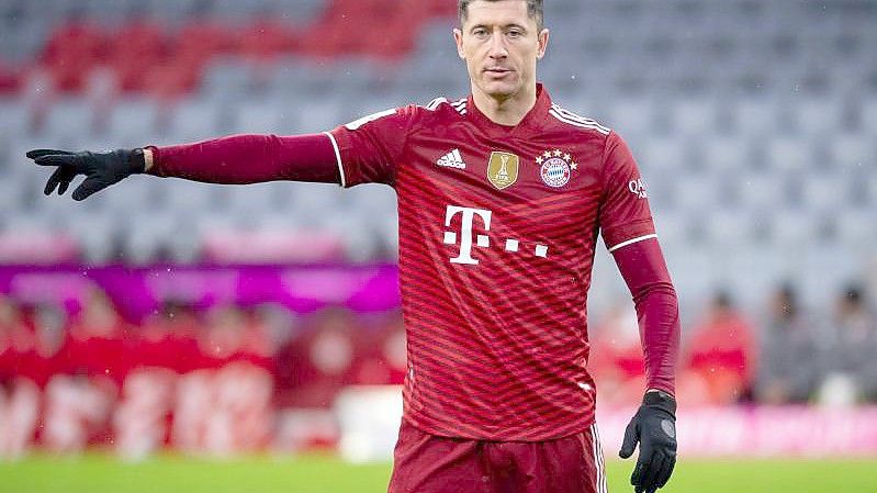 Setzt sich mit dem FC Bayern immer weiter ab: Robert Lewandowski. Foto: Sven Hoppe/dpa