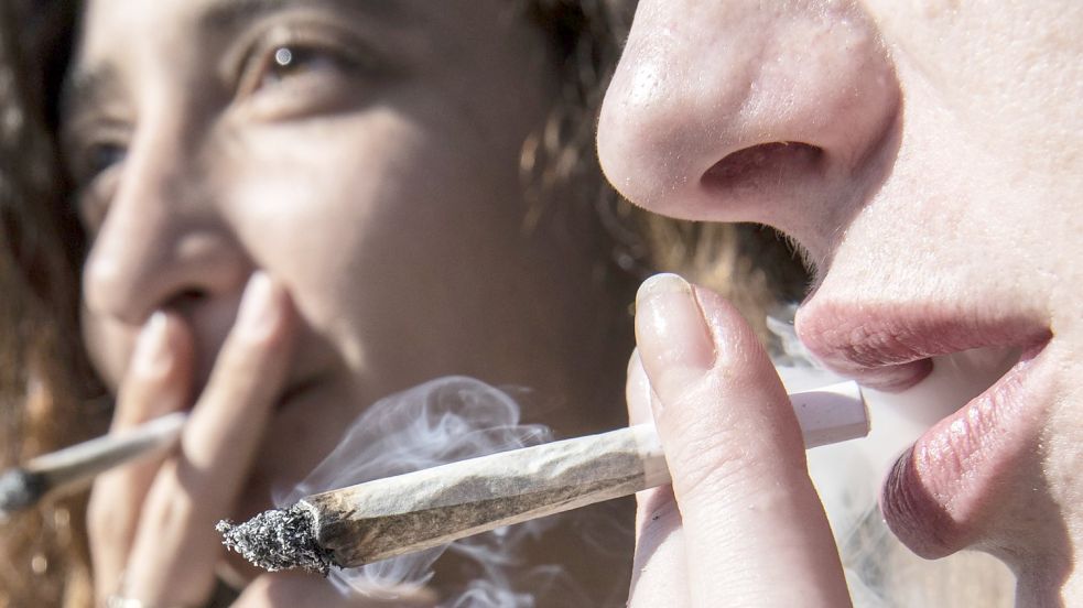 Besitz und Verkauf von Cannabis sind in Deutschland strafbar. Das könnte sich unter einer Ampel-Regierung ändern. Foto: dpa/Paul Zinken