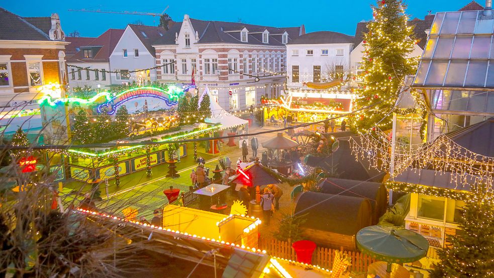 Mit mehreren Aktionen gehen die Auricher Kaufleute in den Endspurt des diesjährigen Weihnachtszaubers. Foto: Romuald Banik