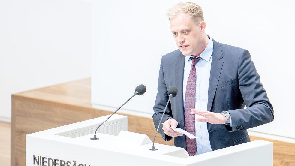 Der Auricher Wiard Siebels bei einer Rede im Landtag in Hannover. Archivfoto: DPA