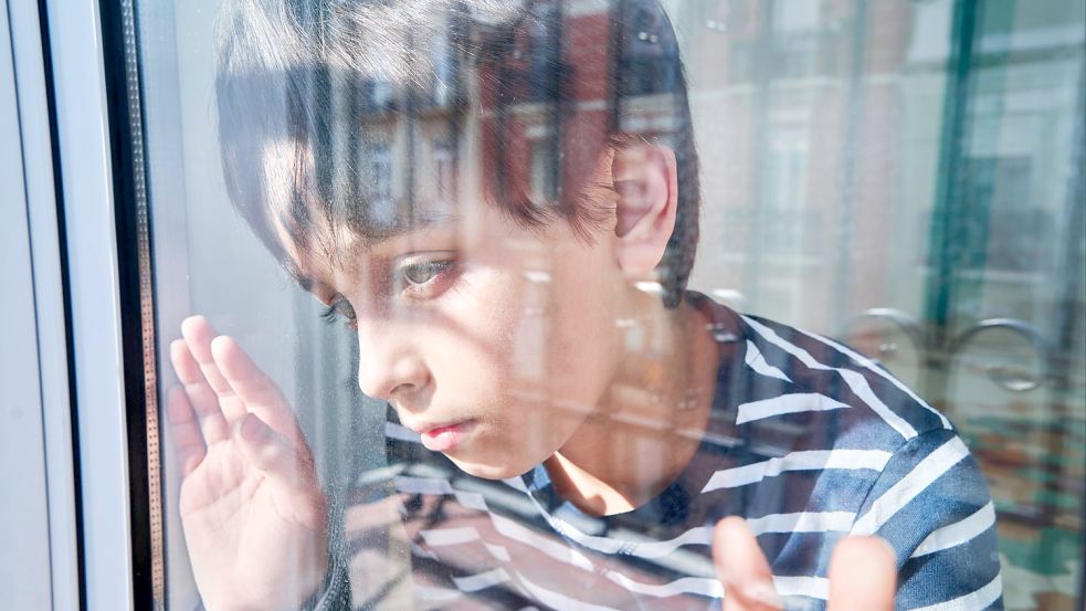 Kinder und Jugendliche entwickelten im Corona-Jahr 2020 häufiger Depressionen oder litten unter Fettleibigkeit. Foto: Foto: Adalberto Rodriguez via www.imago-images.de