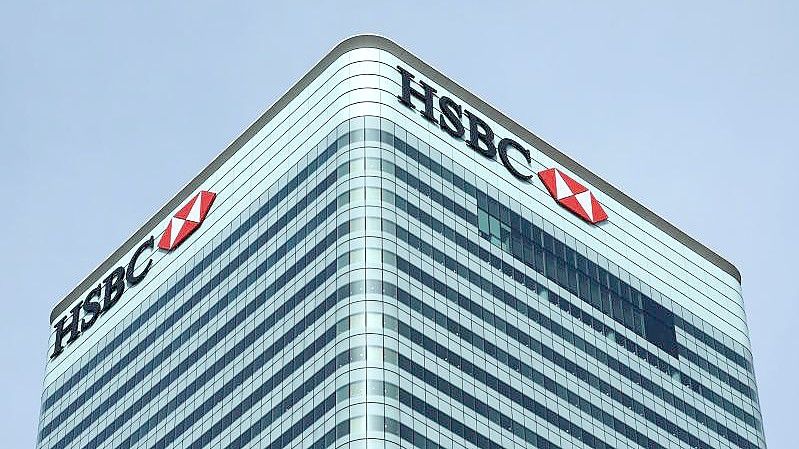 Der HSBC Tower, der internationale Hauptsitz der Bank HSBC im Finanzviertel Canary Wharf in London. Foto: Jens Kalaene/dpa