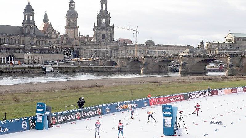 Auf die Langläufer wartet in Dresden eine besonders reizvolle Aufgabe. Foto: Sebastian Kahnert/dpa-Zentralbild/dpa