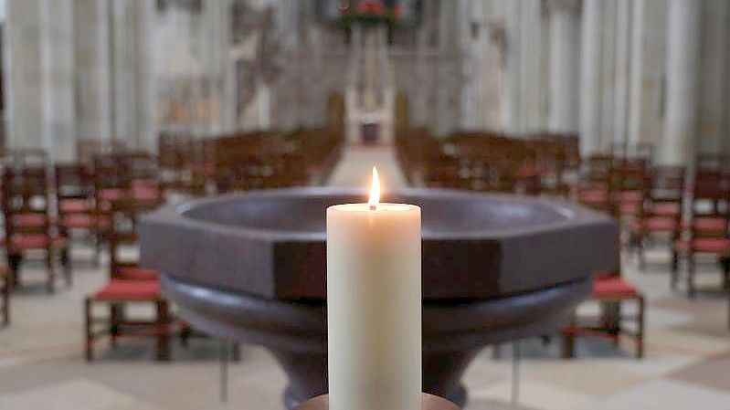 Magdeburger Dom: In Mecklenburg-Vorpommern sind Gottesdienst ganz ohne Zugangsbeschränkung („0G“) verboten. Foto: Peter Gercke/dpa