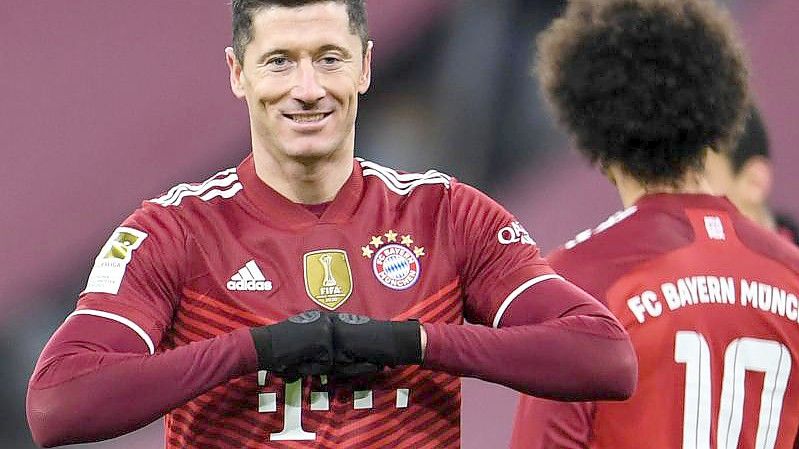 Er trifft und trifft und trifft: Bayern-Stürmer Robert Lewandowski. Foto: Tobias Hase/dpa