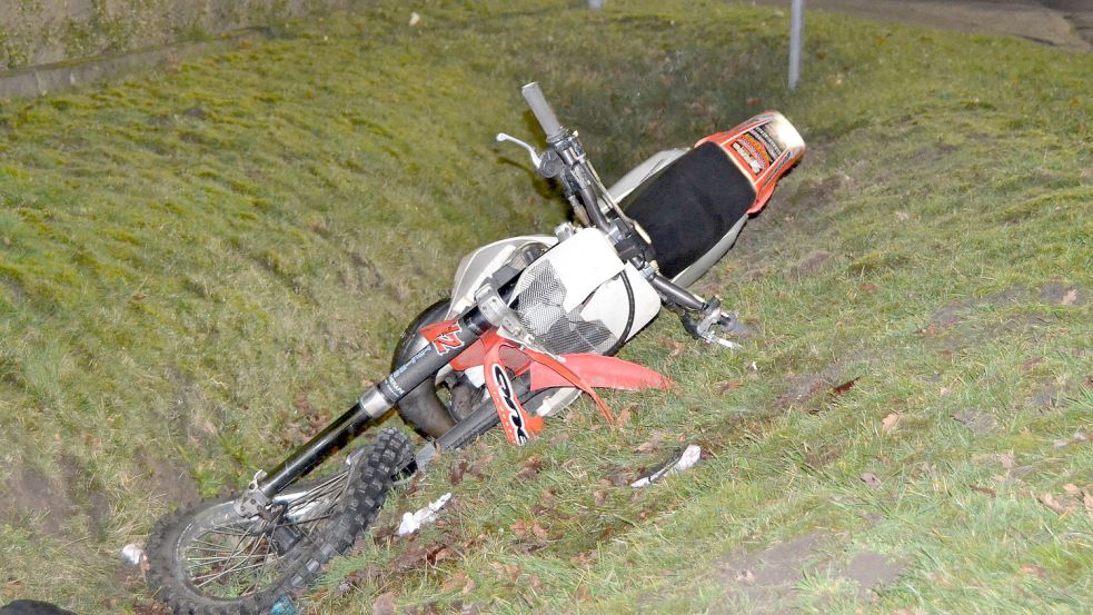 Die Cross-Maschine hatte keine Beleuchtung und war nicht für den Straßenverkehr zugelassen.