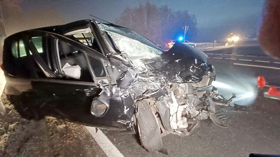 Ein 55-jähriger Autofahrer aus Bremen ist am Dienstagmorgen bei einem Unfall in Berne schwer verletzt worden. Foto: NWM-TV
