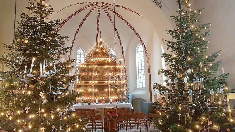 An Heiligabend gibt es in der festlich geschmückten Victorburer Kirche keinen Gottesdienst – aber an den anderen Weihnachtsfeiertagen. Archivfoto: Kirchengemeinde