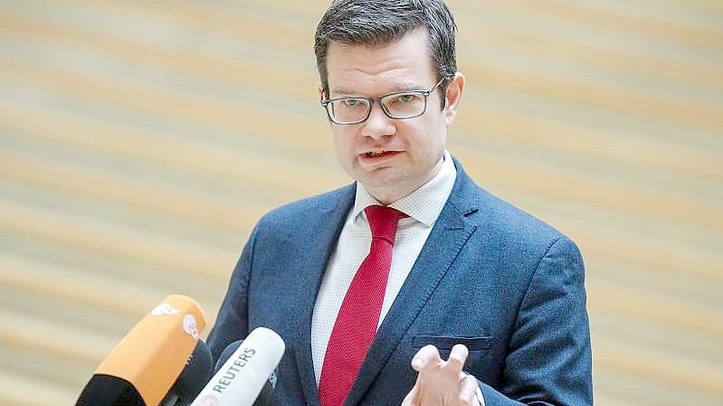 Justizminister Marco Buschmann (FDP) plant ein neues gesetzliches Modell für Lebensgemeinschaften. Foto: Kay Nietfeld/dpa