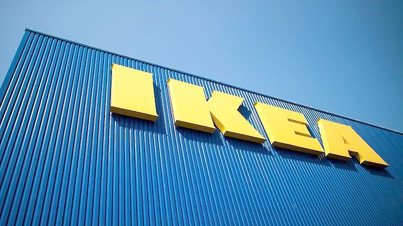Das Möbelhaus Ikea plant kräftige Preiserhöhungen. Foto: Federico Gambarini/dpa