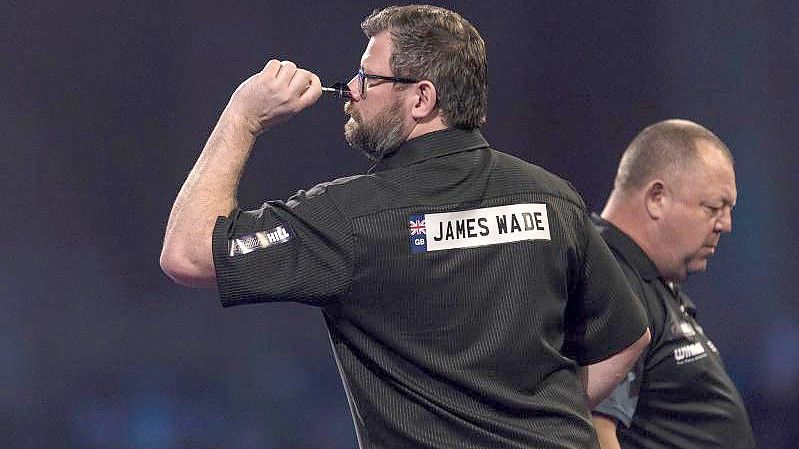 Auch Anderson zog nach seinem 5:2-Sieg gegen den Engländer Luka Humphries ins Halbfinale der Darts-WM ein. Foto: Steven Paston/PA Wire/dpa