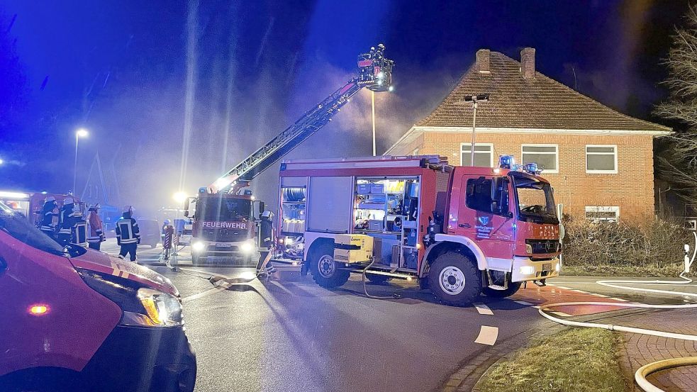 Rund um den Kreisel in Collinghorst war die Straße gesperrt. Foto: Dirk Hellmers