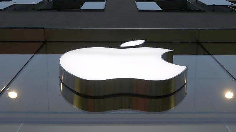 Apple hat einen Börsenwert von drei Billionen Dollar erreicht. Foto: Matthias Schrader/AP/dpa/Archivbild