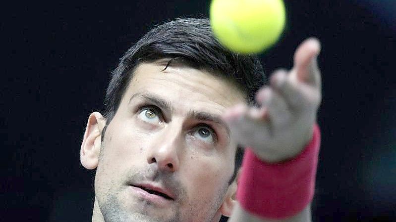 Will mit einer Ausnahmegenehmigung an den Australian Open teilnehmen: Novak Djokovic. Foto: Michael Probst/AP/dpa