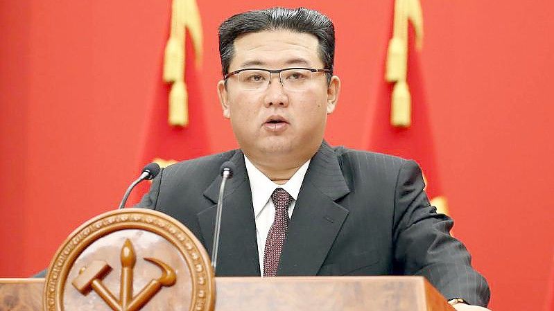Die Führung von Machthaber Kim Jong Un treibt seit Jahren trotz Sanktionen die Entwicklung von Raketen voran. Foto: -/KCNA /dpa