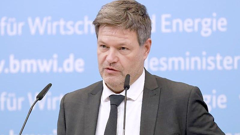 Hatte erst kürzlich zusätzliche Anstrengungen beim Klimaschutz angekündigt: Bundesklimaschutzminister Robert Habeck. Foto: Odd Andersen/AFP/dpa