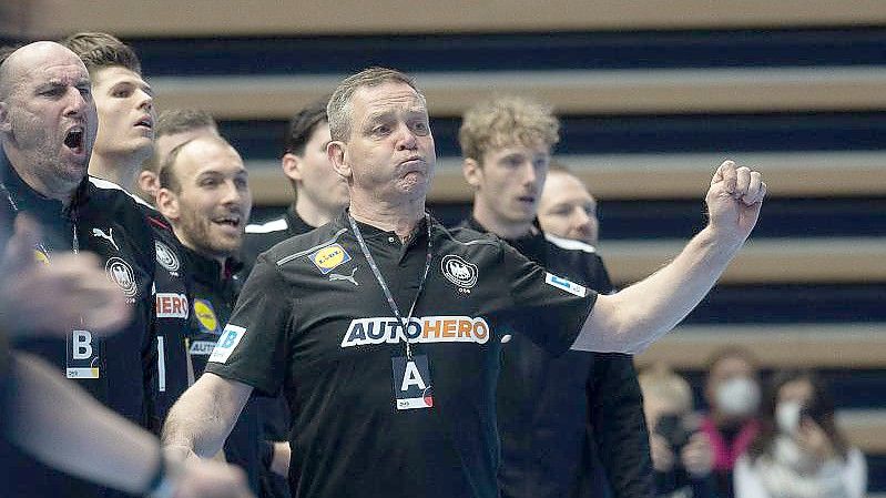 DHB-Auswahltrainer Alfred Gislason (M). Foto: Sebastian Gollnow/dpa