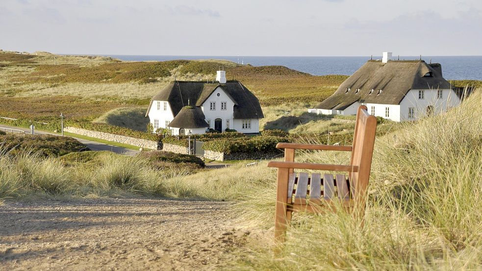 Die Kaufpreise für Immobilen auf Sylt sind hoch, den meisten Zuwachs verzeichnen andere Nord- und Ostseeorte. Foto: imago/Panthermedia/Sarnade
