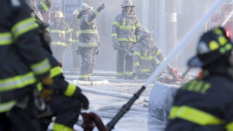 Feuerwehrmänner in New York (Symbolbild). Foto: Seth Wenig/AP/dpa