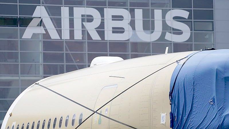 Das Geschäft mit großen Langstreckenflugzeugen leidet unter den Reisebeschränkungen, vor allem Kurz- und Mittelstreckenjets waren aber gefragt. Foto: Marcus Brandt/dpa