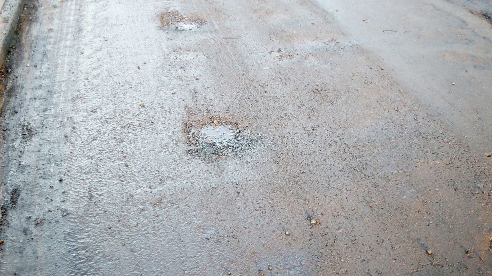 Die Friesenstraße kann derzeit trotz Schlaglöchern mit Tempo 20 befahren werden. Foto: Romuald Banik