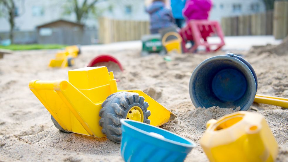 Neuen Sand gibt es für mehrere Südbrookmerlander Kitas. Foto: DPA/Monika Skolimowska