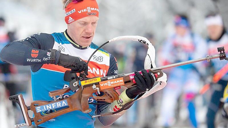 Biathlet Roman Rees beim Training in Ruhpolding am Schießstand. Foto: Sven Hoppe/dpa