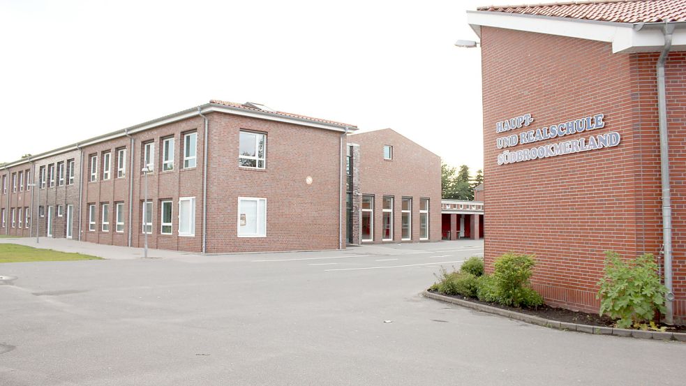 Die Zukunft von Teilen des Schulgebäudes in Moordorf ist weiter unklar. Archivfoto: Karin Böhmer