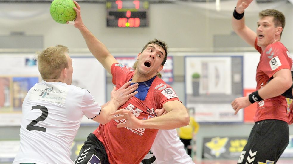 OHV-Spieler Petar Puljic setzte sich gegen Minden II durch und erzielte sechs Tore. Fotos: Bernd Wolfenberg