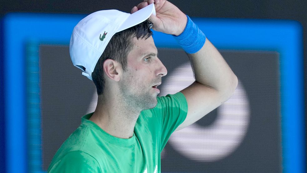 Novak Djokovic blickt in eine ungewisse Zukunft. Der ungeimpfte Tennis-Star wurde von den Australien-Open ausgeschlossen.Foto: DPA