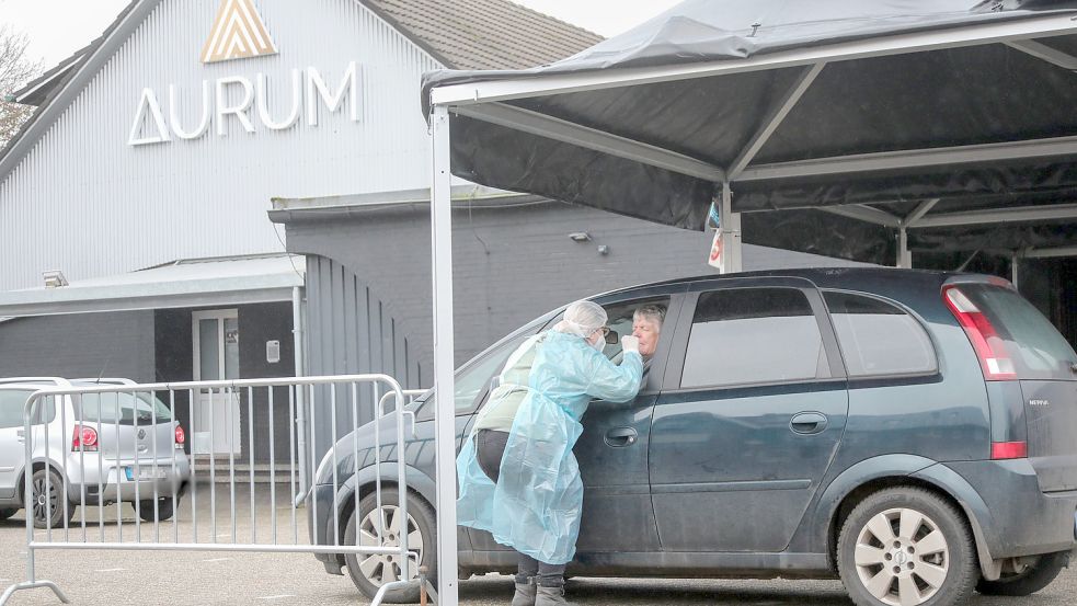 In der Nachterlebniswelt Aurum in Middels bleiben die Türen geschlossen. Doch das Drive-in-Testzentrum wird gut angenommen. Foto: Romuald Banik