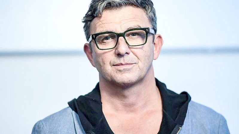 Schauspieler Hans Sigl ist demnächst bei RTL mit einer Quizshow zu sehen. Foto: Britta Pedersen/dpa-Zentralbild/dpa