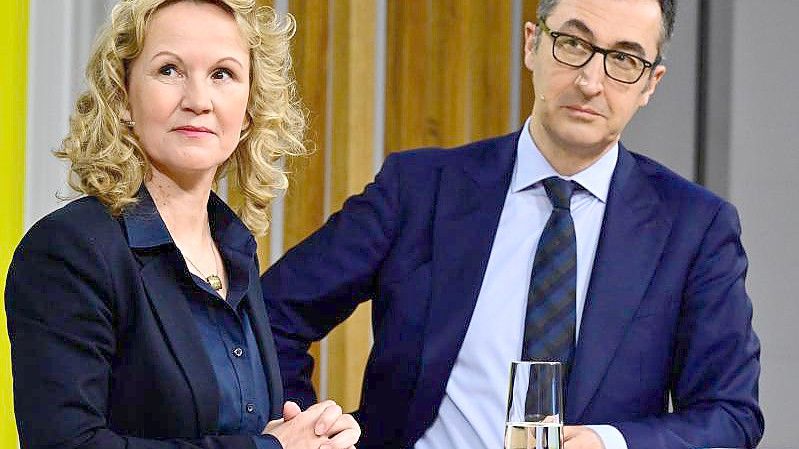 Umweltministerin Steffi Lemke und Landwirtschaftsminister Cem Özdemir stellten ihre Pläne für eine neue Allianz zwischen Landwirtschaft und Umweltpolitik vor. Foto: John Macdougall/AFP POOL/dpa