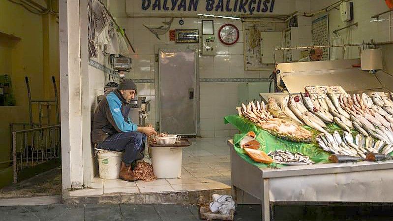 Das Leben in der Türkei wird immer teurer. Foto: Francisco Seco/AP/dpa