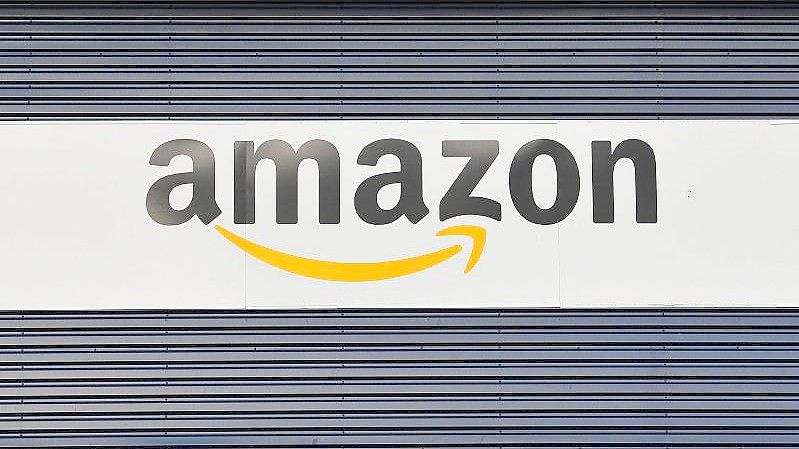 Amazon verlässt sich nicht nur auf das Online-Geschäft. Foto: Nick Ansell/PA Wire/dpa