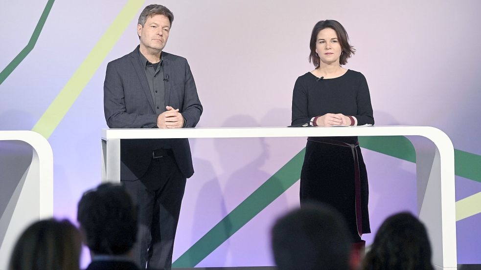 Robert Habeck und Annalena Baerbock bei den Beratungen des Bundesvorstandes von Bündnis 90/Die Grünen mit der Ergebnisve Foto: www.imago-images.de