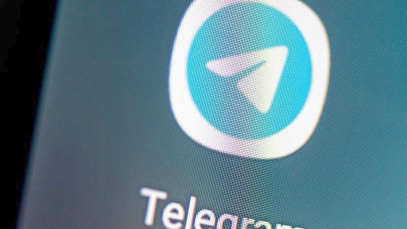 Journalisten und Bürgerrechtler sehen eine etwaige Telegram-Blockade kritisch. Foto: Fabian Sommer/dpa