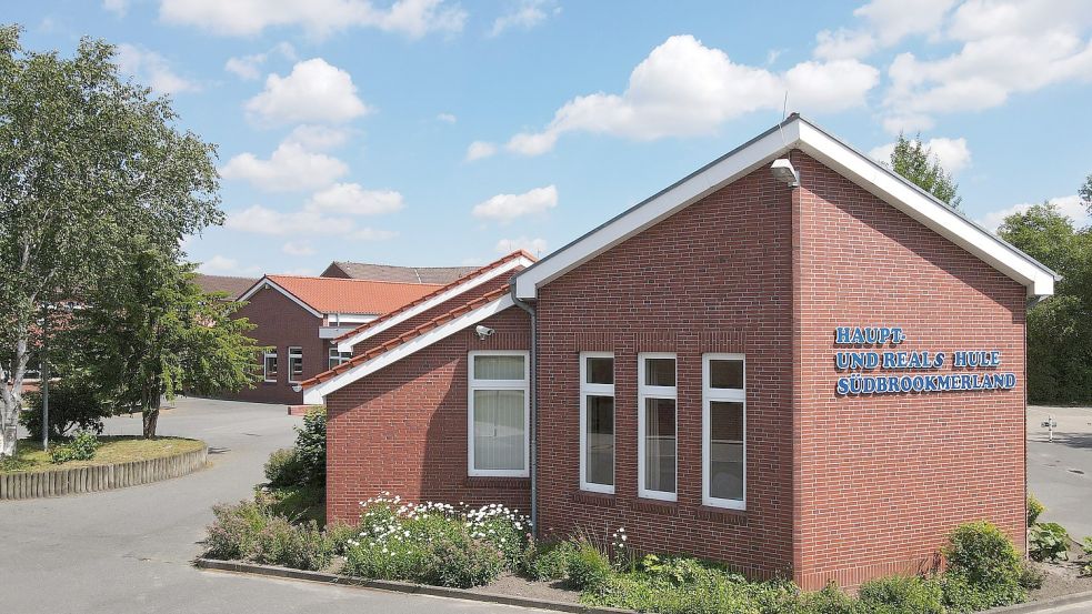 Mit der Haupt- und Realschule in Moordorf wird im Sommer die letzte weiterführende Schule in Südbrookmerlander Hand geschlossen. Foto: Helmut Vortanz