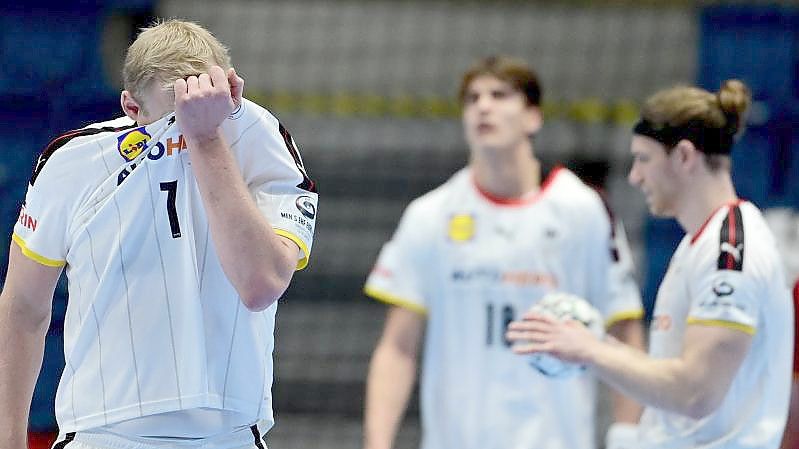 Die deutschen Handballer waren gegen Spanien chancenlos. Foto: Marijan Murat/dpa