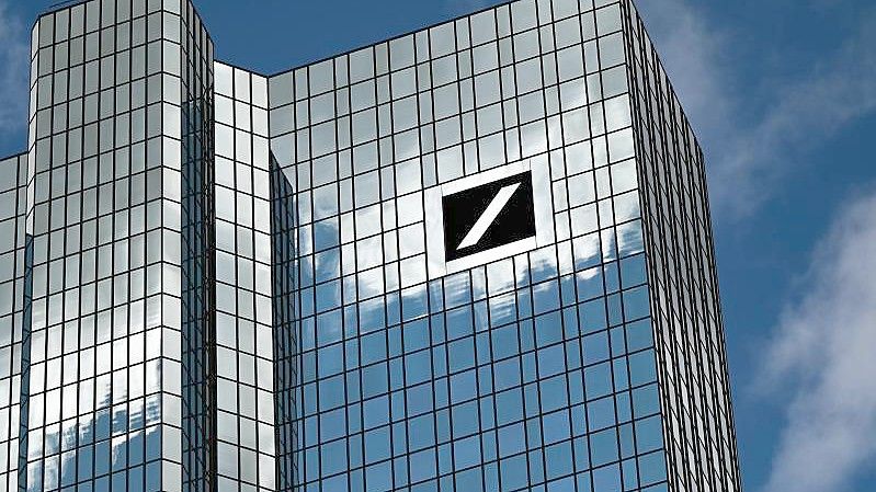 Die Deutsche Bank hat ihren Gewinn im vergangenen Jahr deutlich gesteigert. Foto: Arne Dedert/dpa