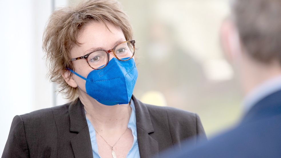 „Ich denke schon, dass wir im März bei den privaten Kontaktbeschränkungen wieder mehr zulassen können“, sagt Niedersachsens Gesundheitsministerin Daniela Behrens (SPD). Foto: Friso Gentsch/dpa